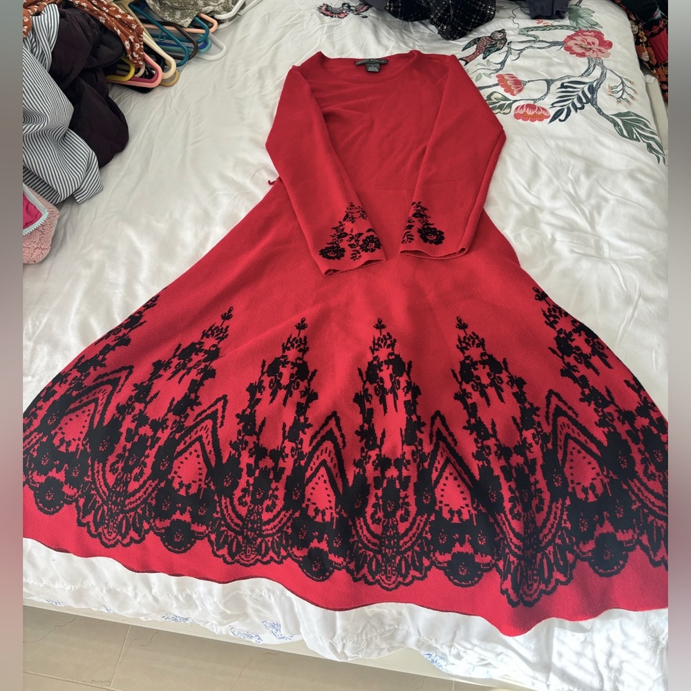 beautiful red and black dress (NOT USED)